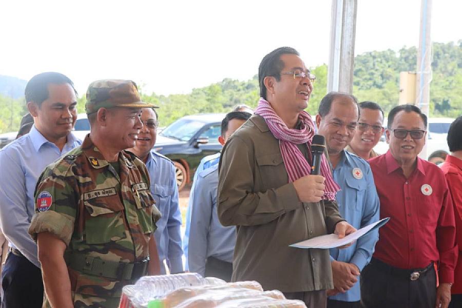 គ្រួសារអតីតយុទ្ធជន ចំនួន ២០គ្រួសារ ក្នុងខេត្តព្រះសីហនុ ទទួលបានអំណោយពីសម្ដេចទាំងទ្វេ - Image 3