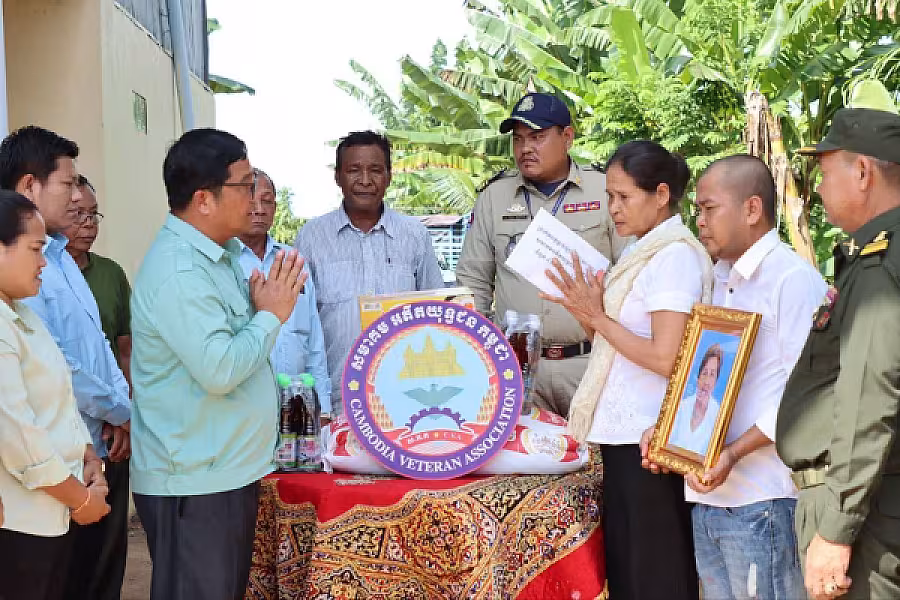 អ.ន.ក ស្រុកមុខកំពូល នាំយកថវិកាបេឡាមរណសង្គ្រោះជូនគ្រួសារសពពលីមួយគ្រួសារ - Image 2