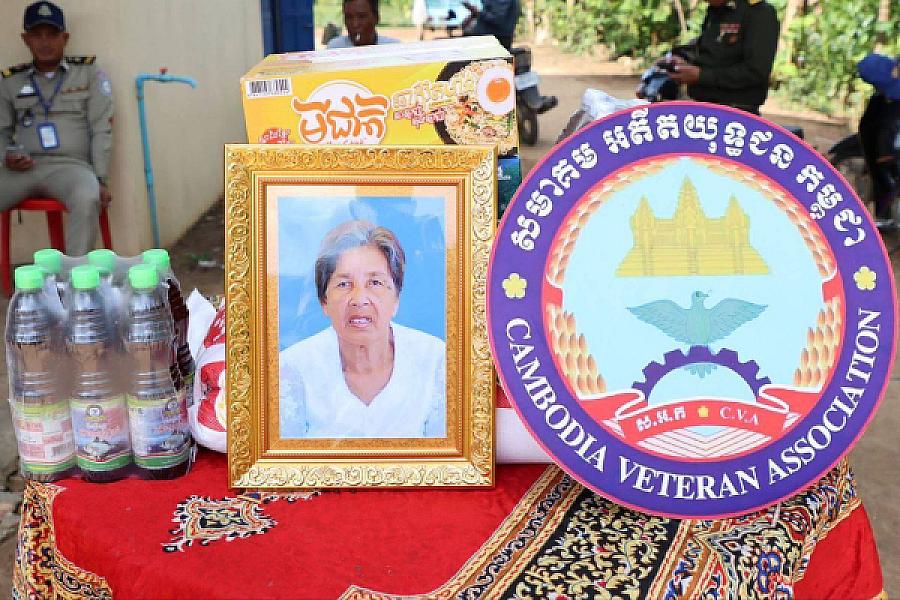 អ.ន.ក ស្រុកមុខកំពូល នាំយកថវិកាបេឡាមរណសង្គ្រោះជូនគ្រួសារសពពលីមួយគ្រួសារ - Image 5