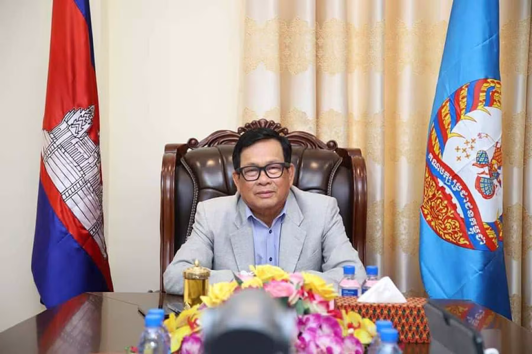 ឯកឧត្តមបណ្ឌិត អ៉ិត សំហេង ចូលរួមបរិច្ចាគថវិកាគាំទ្រការសាងសង់ផ្ទះជូនអតីតយុទ្ធជន និងនិវត្តជន ចំនួន ៣ខ្នង