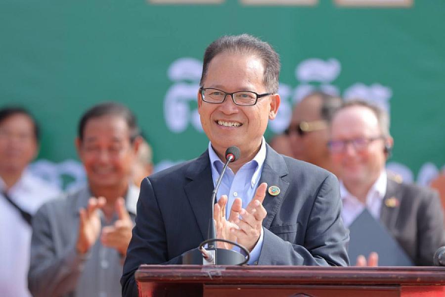 ឯកឧត្តមបណ្ឌិត អ៊ាង សុផល្លែត ចូលរួមបរិច្ចាគថវិកាគាំទ្រការសាងសង់ផ្ទះជូនអតីតយុទ្ធជន និងនិវត្តជន ចំនួន ៤ខ្នង