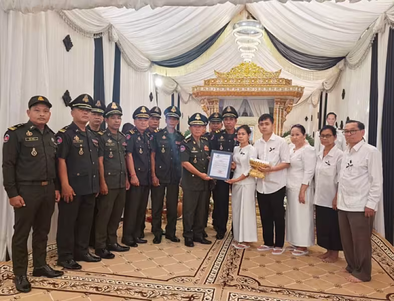 ឯកឧត្តម ឈៀ ស៊ីដារ៉ា អគ្គលេខាធិការរងអ.ន.ក ដឹកនាំក្រុមការងារចូលរួមគោរពវិញ្ញាណក្ខន្ធ ឯកឧត្តម គឹម សុភា - Image 3