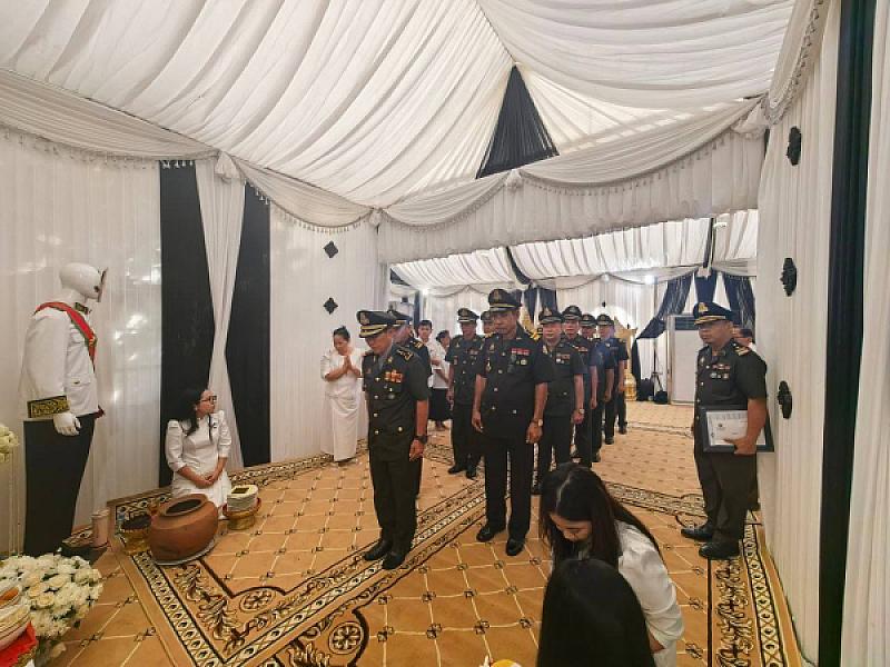 ឯកឧត្តម ឈៀ ស៊ីដារ៉ា អគ្គលេខាធិការរងអ.ន.ក ដឹកនាំក្រុមការងារចូលរួមគោរពវិញ្ញាណក្ខន្ធ ឯកឧត្តម គឹម សុភា - Image 4