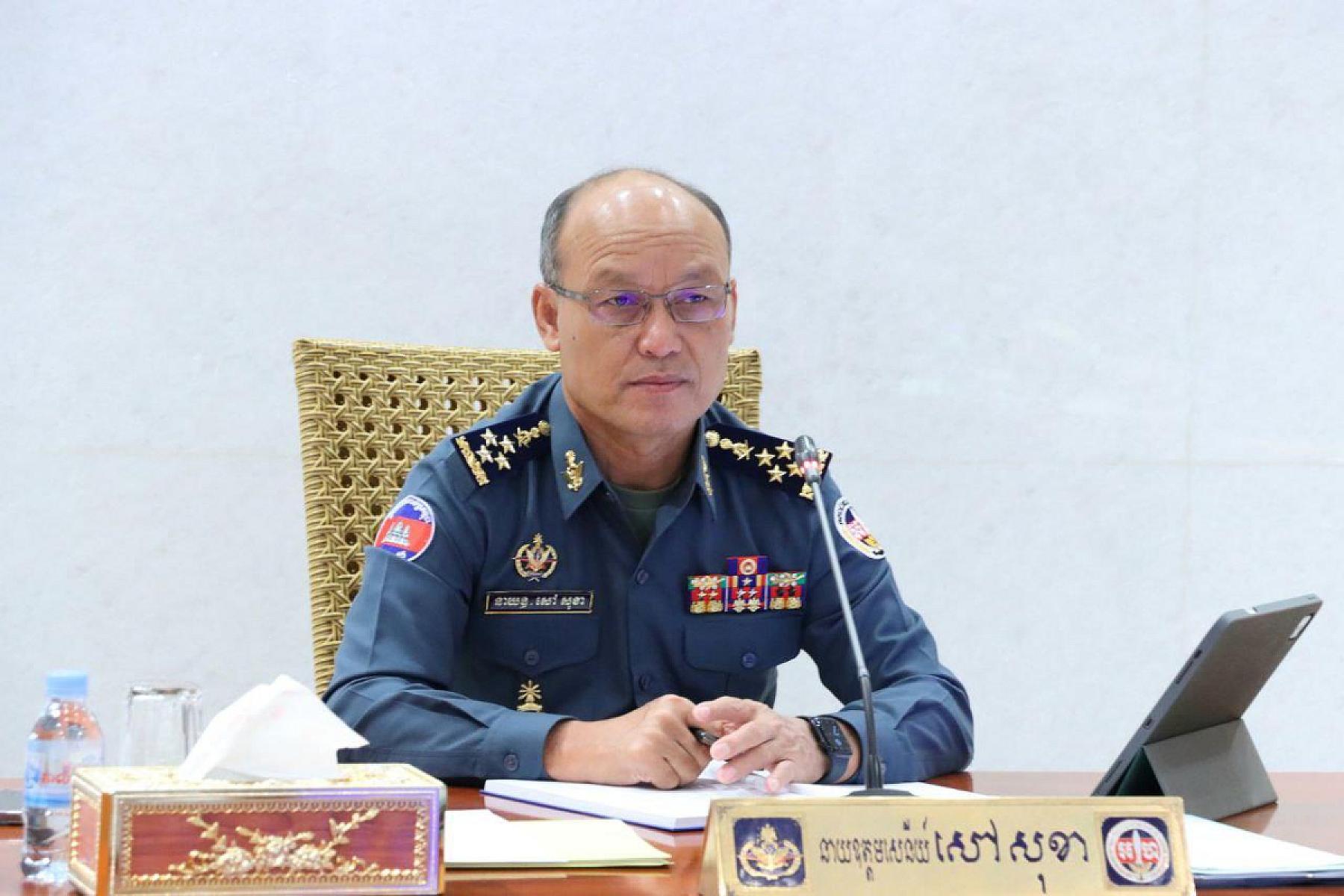 ឯកឧត្តម នាយឧត្តមសេនីយ៍ សៅ សុខា ចូលរួមបរិច្ចាគថវិកាគាំទ្រការសាងសង់ផ្ទះជូនអតីតយុទ្ធជន និងនិវត្តជន ចំនួន ៦ខ្នង