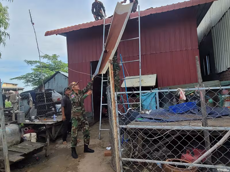 មេបញ្ជាការយោធភូមិភាគកណ្តាល នាំយកអំណោយជួយដល់អតីតយុទ្ធជនពិការក្នុងក្រុងតាខ្មៅ - Image 4