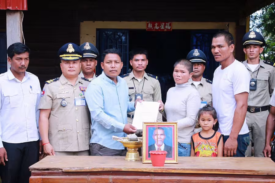 អ.ន.ក ស្រុកត្រពាំងប្រាសាទ នាំយកថវិកាបេឡាមរណសង្គ្រោះជូនគ្រួសារសពអតីតយុទ្ធជនចំនួន ២គ្រួសារ - Image 5