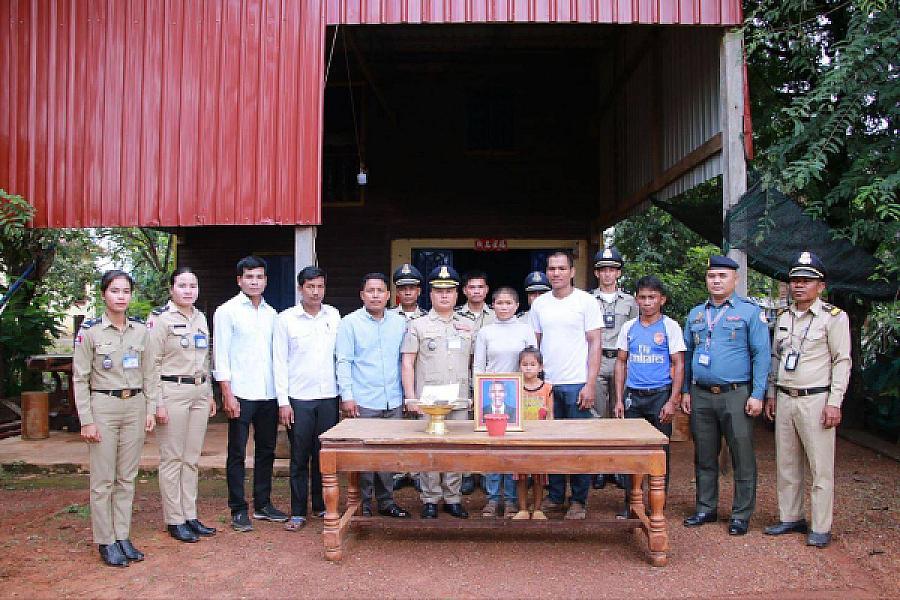 អ.ន.ក ស្រុកត្រពាំងប្រាសាទ នាំយកថវិកាបេឡាមរណសង្គ្រោះជូនគ្រួសារសពអតីតយុទ្ធជនចំនួន ២គ្រួសារ - Image 6