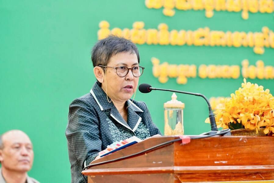 លោកជំទាវបណ្ឌិតសភាចារ្យ ភឿង សកុណា ចូលរួមបរិច្ចាគថវិកាគាំទ្រការសាងសង់ផ្ទះជូនអតីតយុទ្ធជន និងនិវត្តជន ចំនួន ១ខ្នង