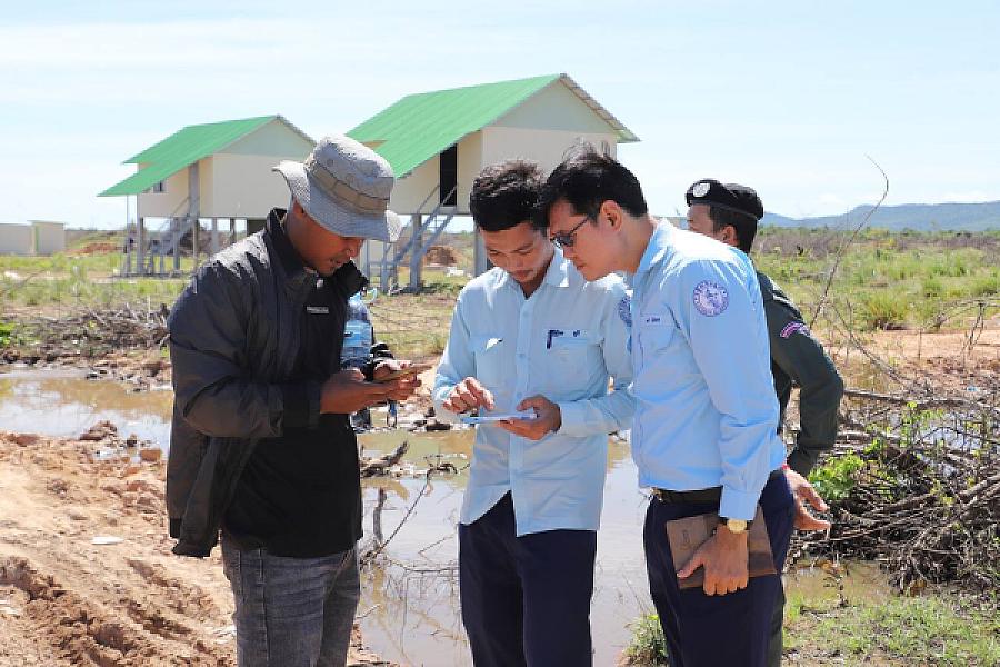 អ.ន.ក ខេត្តបាត់ដំបង ចុះពិនិត្យទីតាំងសាងសង់បណ្តាញអគ្គិសនី និងជួសជុលលូ នៅដីសម្បទានសង្គមកិច្ច - Image 3