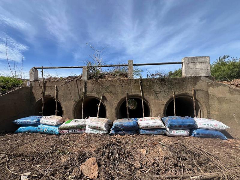 អ.ន.ក ខេត្តបាត់ដំបង ចុះពិនិត្យទីតាំងសាងសង់បណ្តាញអគ្គិសនី និងជួសជុលលូ នៅដីសម្បទានសង្គមកិច្ច - Image 6