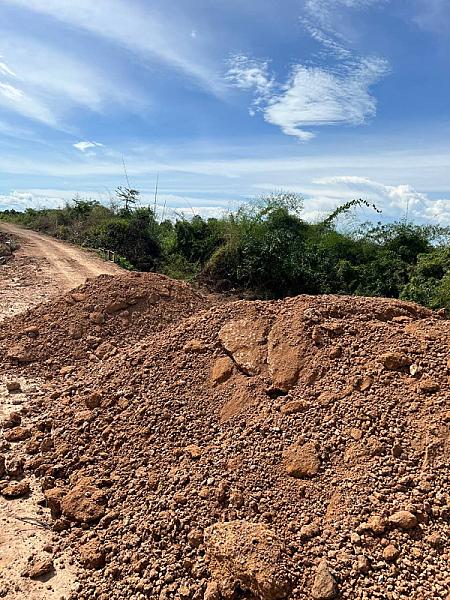 អ.ន.ក ខេត្តបាត់ដំបង ចុះពិនិត្យទីតាំងសាងសង់បណ្តាញអគ្គិសនី និងជួសជុលលូ នៅដីសម្បទានសង្គមកិច្ច - Image 9