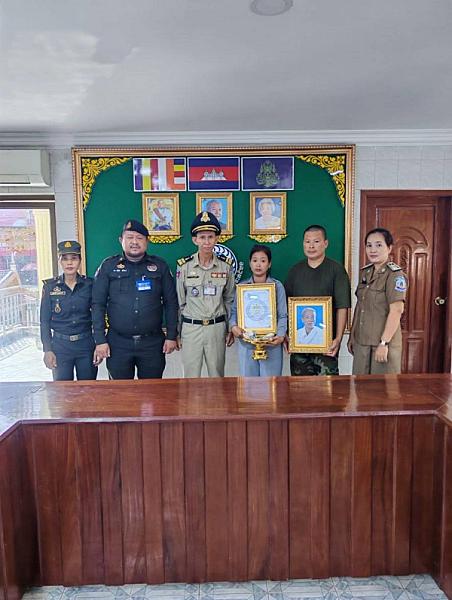 អ.ន.ក ក្រុងបាត់ដំបង នាំយកថវិកាបេឡាមរណសង្គ្រោះជូនគ្រួសារសពអតីតយុទ្ធជនមួយគ្រួសារ - Image 2