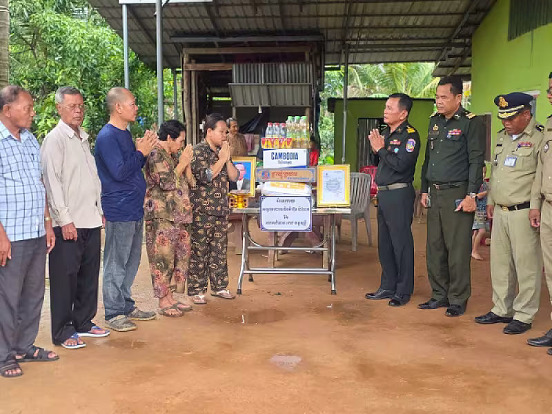 អ.ន.ក ខេត្ត​ព្រះសីហនុ នាំយកថវិកាបេឡាមរណសង្គ្រោះជូនគ្រួសារសពអតីតយុទ្ធជនមួយគ្រួសារ - Image 2