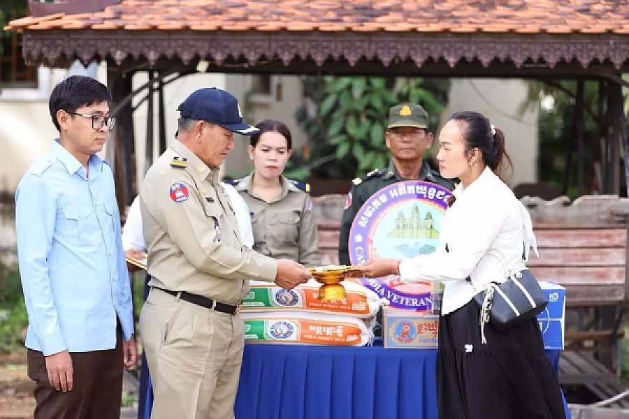 អ.ន.ក ស្រុកខ្សាច់កណ្ដាល នាំយកថវិកាបេឡាមរណសង្គ្រោះជូនគ្រួសារសពពលីមួយគ្រួសារ - Image 2