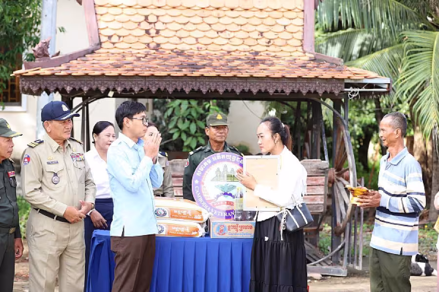 អ.ន.ក ស្រុកខ្សាច់កណ្ដាល នាំយកថវិកាបេឡាមរណសង្គ្រោះជូនគ្រួសារសពពលីមួយគ្រួសារ - Image 3