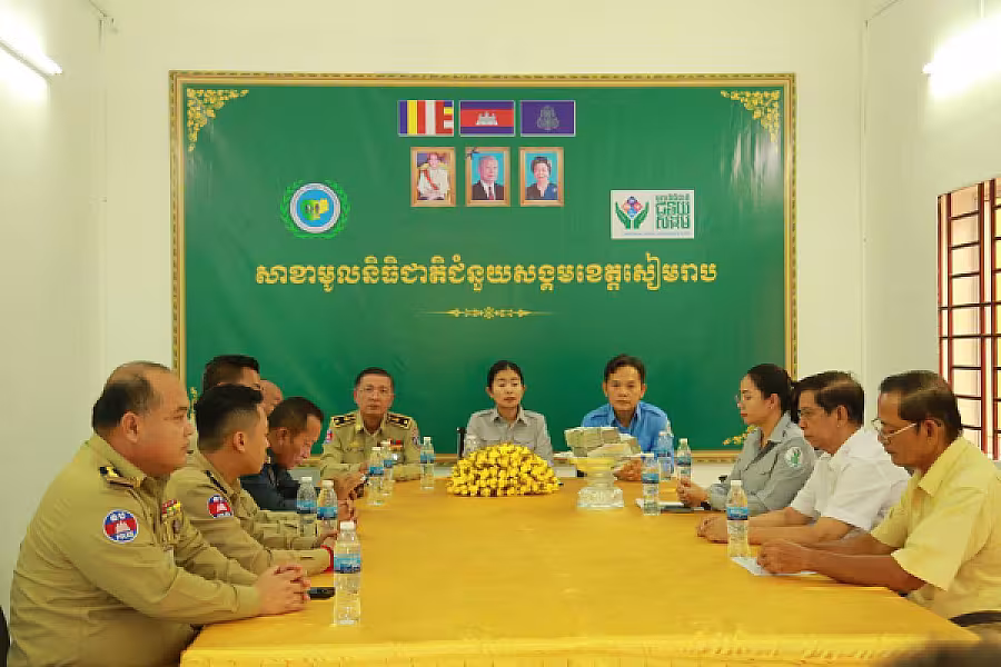 គ្រួសារសពអតីតយុទ្ធជន ១២គ្រួសារ នៅខេត្តសៀមរាប ទទួលបានប្រាក់ធានារ៉ាប់រងសង្គមមួយលើកដំបូង - Image 2