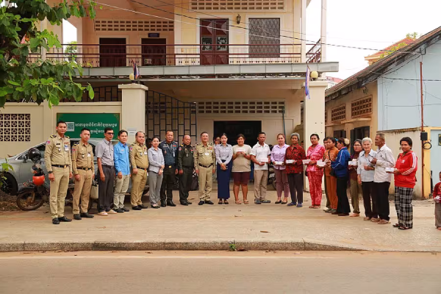 គ្រួសារសពអតីតយុទ្ធជន ១២គ្រួសារ នៅខេត្តសៀមរាប ទទួលបានប្រាក់ធានារ៉ាប់រងសង្គមមួយលើកដំបូង - Image 10