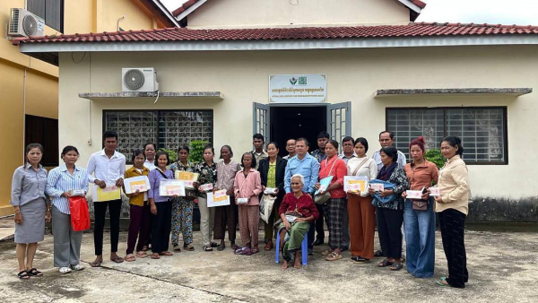 គ្រួសារសពអតីតយុទ្ធជន ១៦គ្រួសារ នៅខេត្តឧត្តរមានជ័យ ទទួលបានប្រាក់ធានារ៉ាប់រងសង្គមមួយលើកដំបូង - Image 5