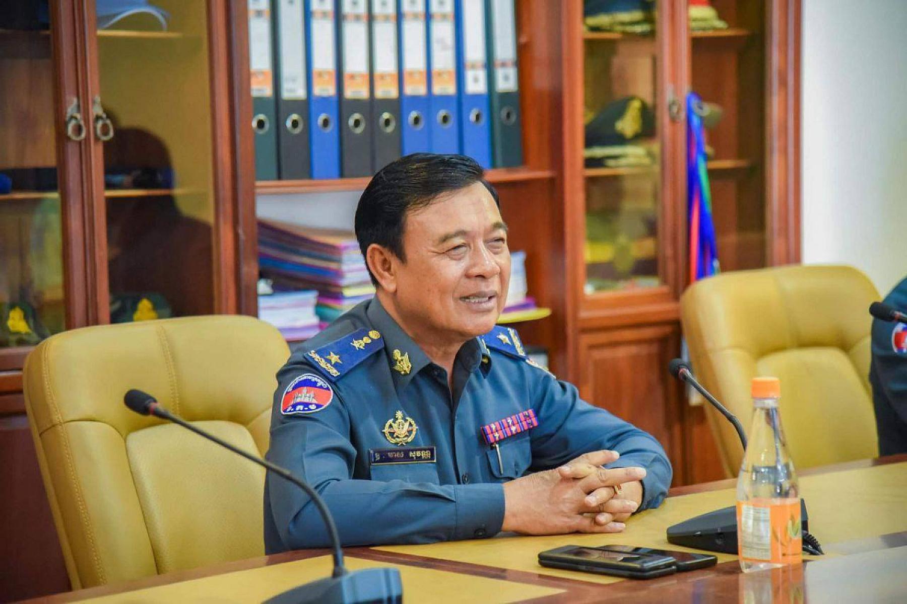 ឧត្តមសេនីយ៍ត្រី មាស សុវណ្ណ ចូលរួមបរិច្ចាគថវិកាគាំទ្រការសាងសង់ផ្ទះជូនអតីតយុទ្ធជន និងនិវត្តជន ចំនួន ១ខ្នង