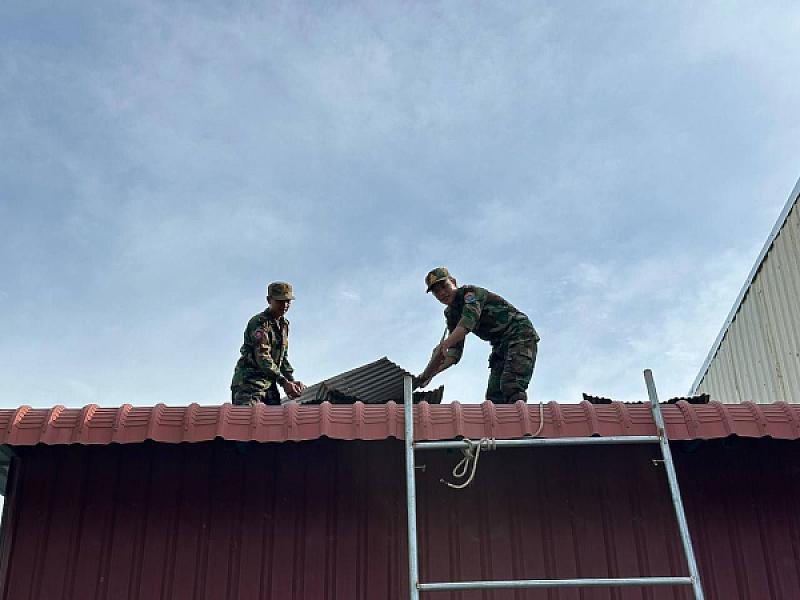 មេបញ្ជាការយោធភូមិភាគកណ្តាល នាំយកអំណោយជួយដល់អតីតយុទ្ធជនពិការក្នុងក្រុងតាខ្មៅ - Image 6