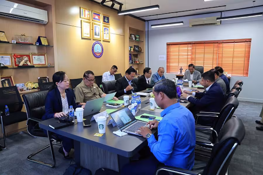 ឯកឧត្តម គន់ គីម ដឹកនាំកិច្ចប្រជុំពិភាក្សាការងាររៀបចំលិខិតបទដ្ឋានគតិយុត្តរបស់សមាគមអតីតយុទ្ធជន និងនិវត្តជនកម្ពុជា - Image 18