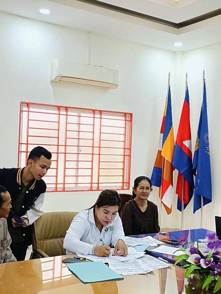 ម.ជ.ជ ខេត្តកំពង់ឆ្នាំង ធ្វើបច្ចុប្បន្នភាពជូនអតីតមន្រ្តីរាជការស៊ីវិល អតីតយុទ្ធជន និងគ្រួសារ ចំនួន ៣៣នាក់ - Image 3