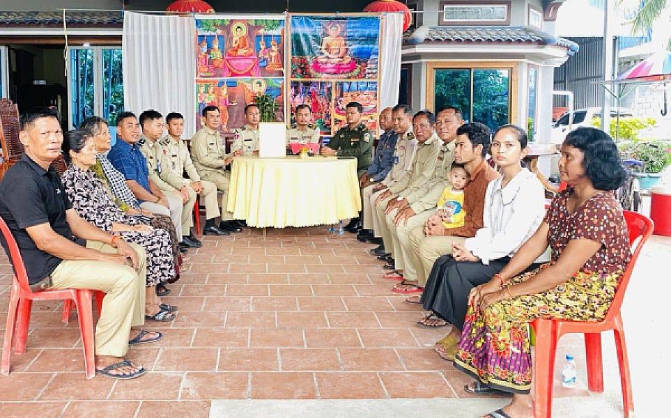 អ.ន.ក ស្រុកសំរោងទង នាំយកថវិកាបេឡាមរណសង្គ្រោះជូនគ្រួសារសពអតីតយុទ្ធជនមួយគ្រួសារ - Image 2