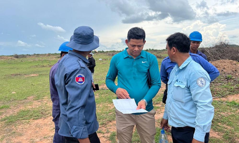 អ.ន.ក ស្រុកគាស់ក្រឡ ចុះបោះកំណត់ទីតាំងសាងសង់ផ្ទះបន្ថែម និងពិនិត្យដំឡើងបង្គោលតភ្ជាប់បណ្តាញអគ្គិសនី 