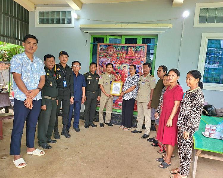 អ.ន.ក ខេត្តកំពង់ស្ពឺ នាំយកថវិកាបេឡាមរណសង្គ្រោះជូនគ្រួសារសពអតីតយុទ្ធជនចំនួន ៤គ្រួសារ - Image 3