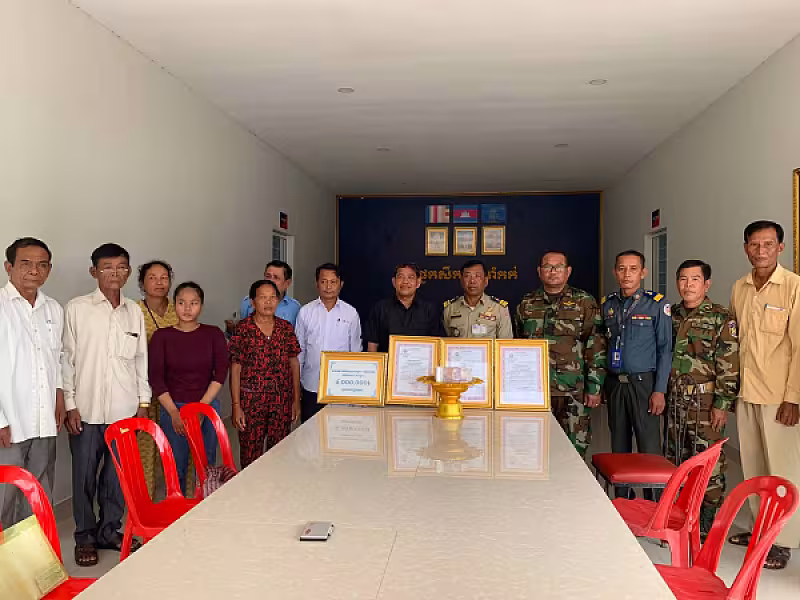 អ.ន.ក ខេត្តតាកែវ នាំយកថវិកាបេឡាមរណសង្គ្រោះជូនគ្រួសារសពអតីតយុទ្ធជនចំនួន ៥គ្រួសារ