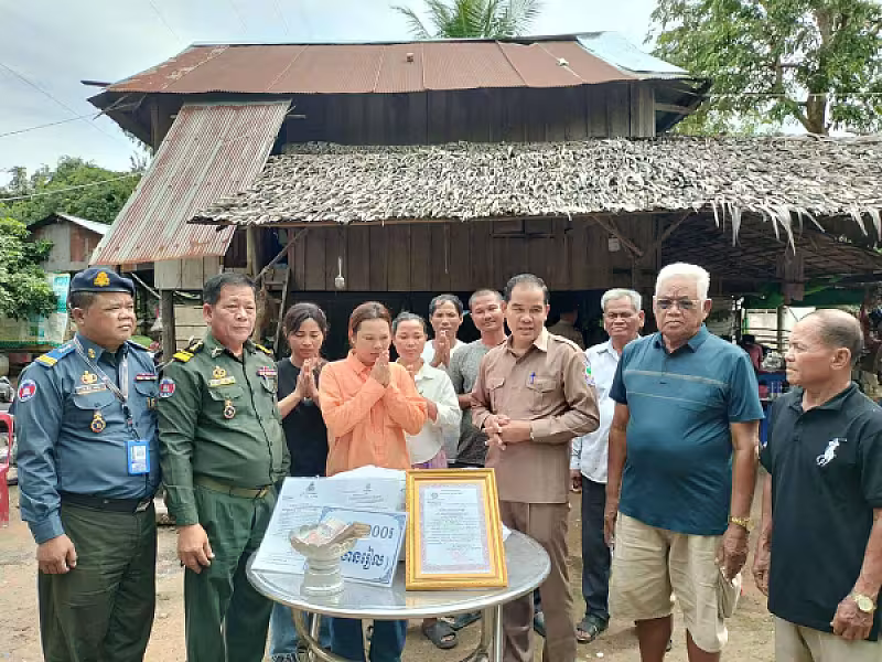 អ.ន.ក ខេត្តតាកែវ នាំយកថវិកាបេឡាមរណសង្គ្រោះជូនគ្រួសារសពអតីតយុទ្ធជនចំនួន ៥គ្រួសារ - Image 6