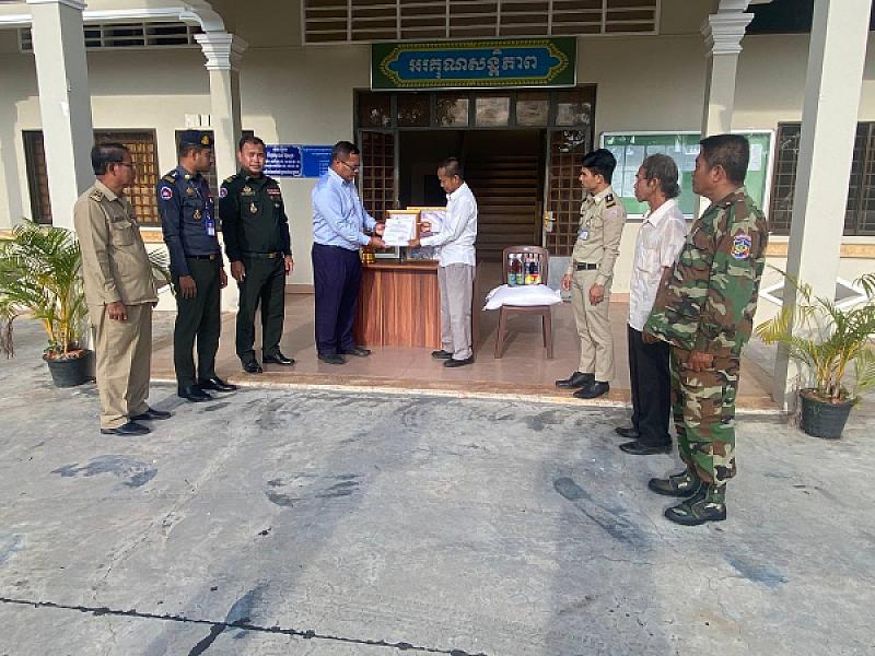 អ.ន.ក ក្រុងដូនកែវ នាំយកថវិកាបេឡាមរណសង្គ្រោះជូនគ្រួសារសពអតីតយុទ្ធជនមួយគ្រួសារ