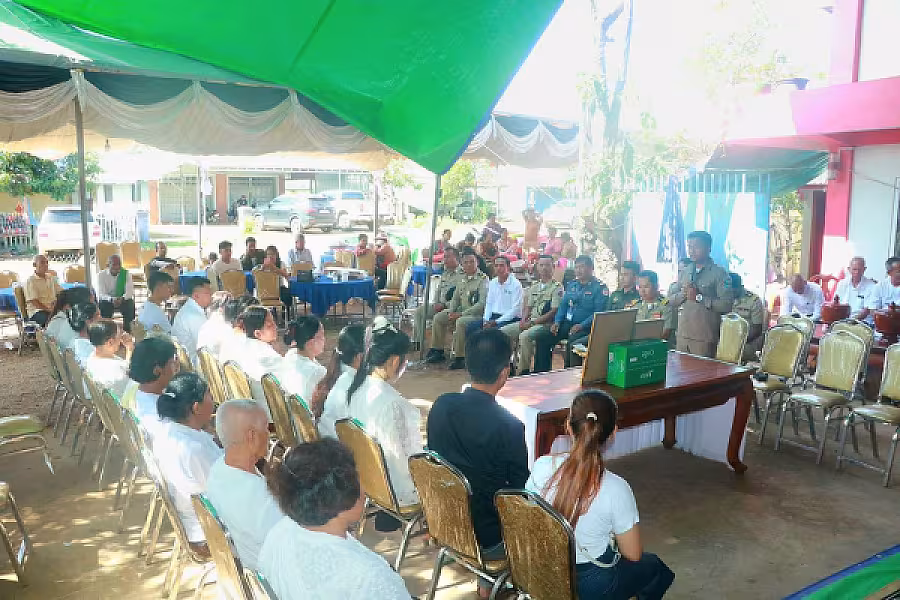 អ.ន.ក ក្រុងសំរោង នាំយកថវិកាបេឡាមរណសង្គ្រោះជូនគ្រួសារសពអតីតយុទ្ធជនមួយគ្រួសារ - Image 5