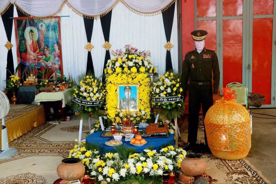 អ.ន.ក ក្រុងសំរោង នាំយកថវិកាបេឡាមរណសង្គ្រោះជូនគ្រួសារសពអតីតយុទ្ធជនមួយគ្រួសារ - Image 6