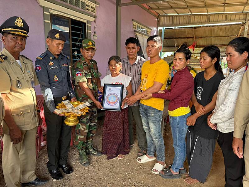 អ.ន.ក ស្រុកបវេល នាំយកថវិកាបេឡាមរណសង្គ្រោះជូនគ្រួសារសពអតីតយុទ្ធជនមួយគ្រួសារ - Image 2