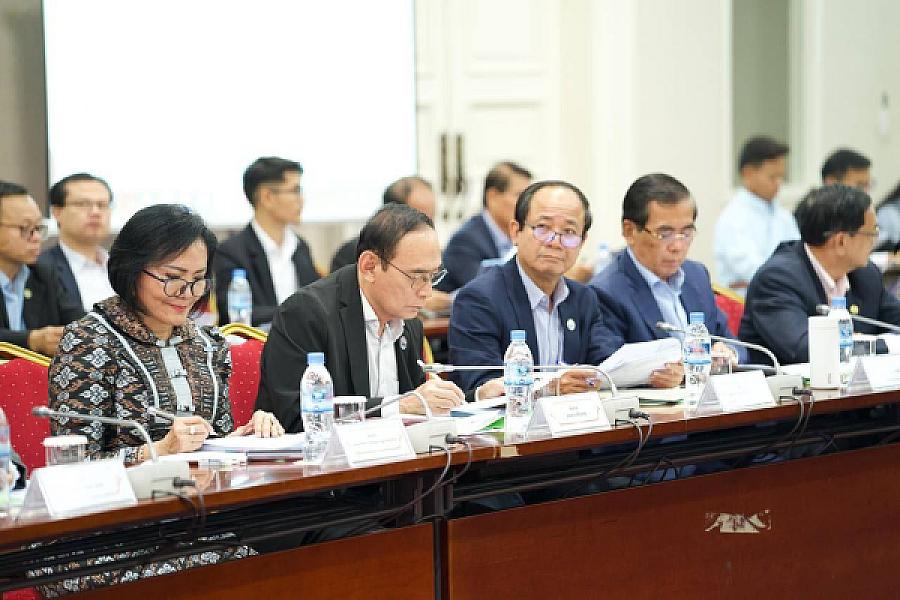 ឯកឧត្តម គន់ គីម ដឹកនាំកិច្ចប្រជុំពិភាក្សាលើការរៀបចំ និងការប្រព្រឹត្តទៅរបស់គណៈកម្មាធិការសមាគមអតីតយុទ្ធជន និងនិវត្តជនកម្ពុជាតាមវិស័យ - Image 9