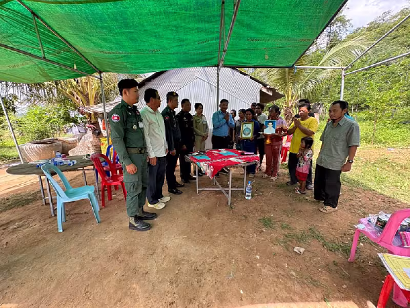 អ.ន.ក ស្រុករុក្ខគិរី នាំយកថវិកាបេឡាមរណសង្គ្រោះជូនគ្រួសារសពអតីតយុទ្ធជនមួយគ្រួសារ - Image 2