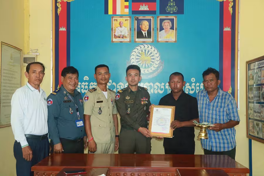 អ.ន.ក ក្រុងសំរោង នាំយកថវិកាបេឡាមរណសង្គ្រោះជូនគ្រួសារសពអតីតយុទ្ធជនមួយ​គ្រួសារ