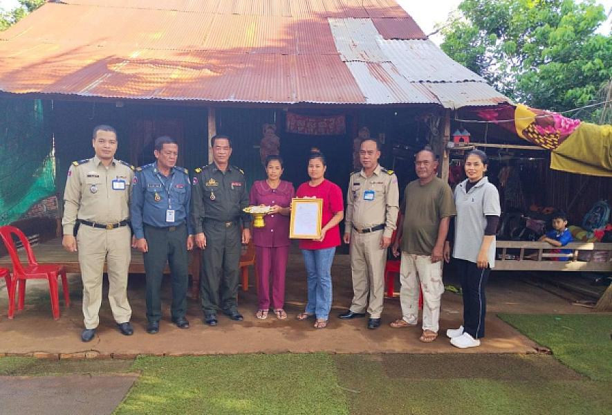 អ.ន.ក ស្រុកត្បូងឃ្មុំ នាំយកថវិកាបេឡាមរណសង្គ្រោះជូនគ្រួសារសពអតីតយុទ្ធជនចំនួន ២គ្រួសារ - Image 2