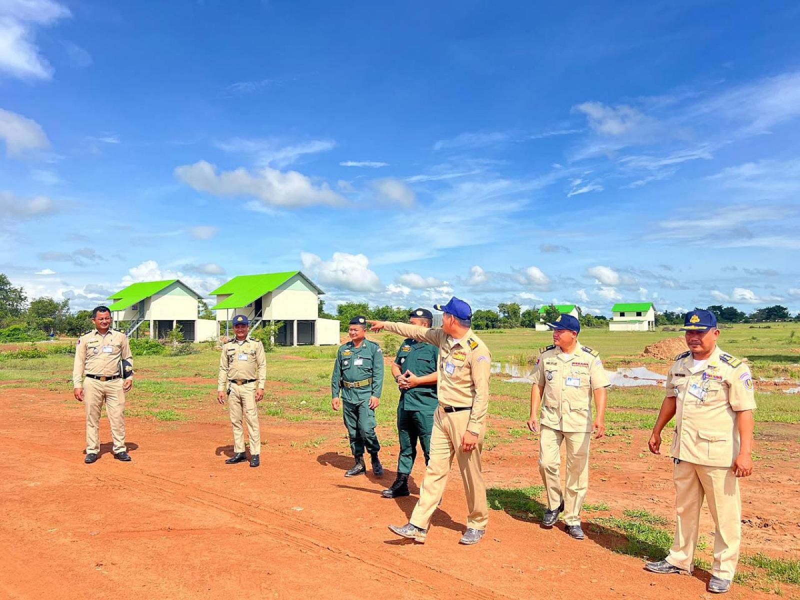 អ.ន.ក ខេត្តបាត់ដំបង ចុះត្រួតពិនិត្យទីតាំងសាងសង់ផ្ទះ និងហេដ្ឋារចនាសម្ព័ន្ធ ជូនអតីតយុទ្ធជនលើដីសម្បទានសង្គមកិច្ច 