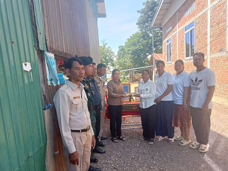 អ.ន.ក ស្រុកមង្គលបូរី នាំយកថវិកាបេឡាមរណសង្គ្រោះជូនគ្រួសារសពអតីតយុទ្ធជនមួយគ្រួសារ - Image 3