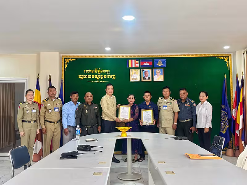 អ.ន.ក ខណ្ឌដូនពេញ នាំយកថវិកាបេឡាមរណសង្គ្រោះជូនគ្រួសារសពអតីតយុទ្ធជនចំនួន ២គ្រួសារ - Image 2