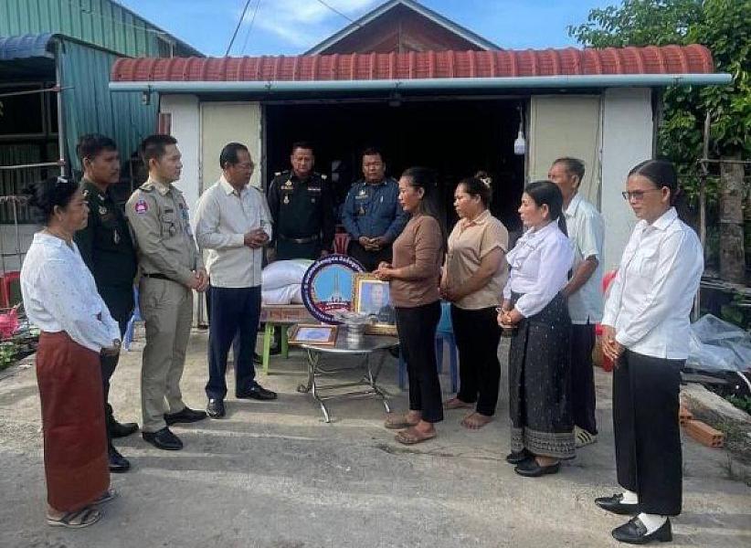 អ.ន.ក ក្រុងតាខ្មៅ នាំយកថវិកាបេឡាមរណសង្គ្រោះជូនគ្រួសារសពអតីតយុទ្ធជនមួយគ្រួសារ - Image 3