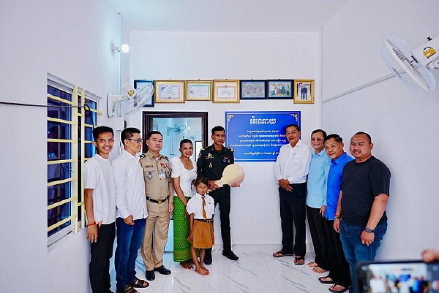 គ្រួសារវីរយុទ្ធជនមួយគ្រួសារ នៅស្រុកប្រាសាទបាគង  ទទួលបានគេហដ្ឋានថ្មី តាមរយ:សប្បុរសជនទូទាំងប្រទេស - Image 5
