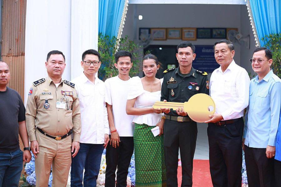 គ្រួសារវីរយុទ្ធជនមួយគ្រួសារ នៅស្រុកប្រាសាទបាគង  ទទួលបានគេហដ្ឋានថ្មី តាមរយ:សប្បុរសជនទូទាំងប្រទេស - Image 6