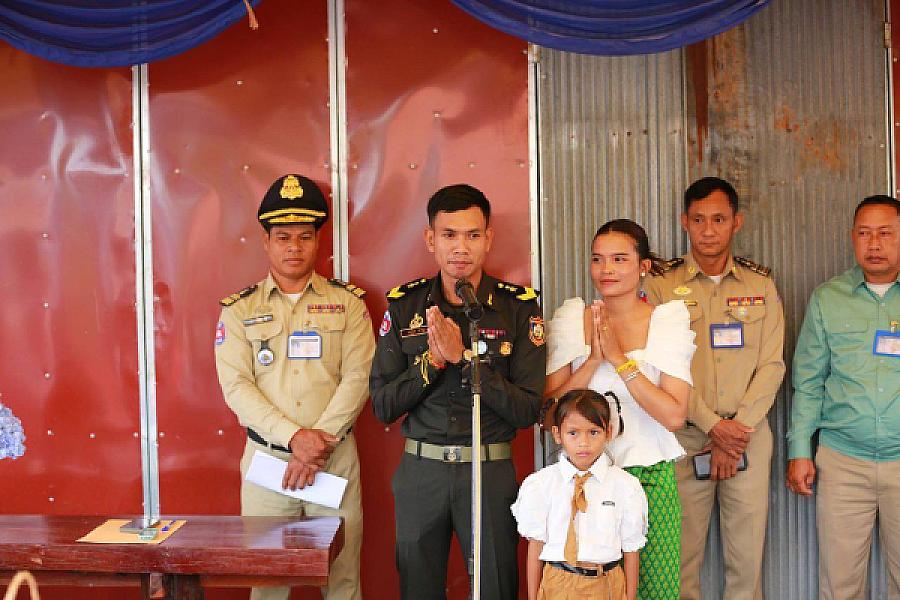 គ្រួសារវីរយុទ្ធជនមួយគ្រួសារ នៅស្រុកប្រាសាទបាគង  ទទួលបានគេហដ្ឋានថ្មី តាមរយ:សប្បុរសជនទូទាំងប្រទេស - Image 8