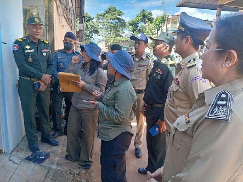 អ.ន.ក ខេត្តព្រះសីហនុ ចុះជួបសំណេះសំណាលជាមួយអតីតយុទ្ធជន ដែលគ្មានដី និងផ្ទះ ស្នាក់នៅចំនួន ៦គ្រួសារ 