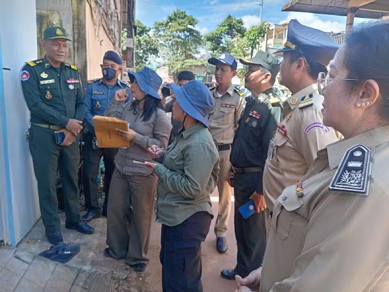 អ.ន.ក ខេត្តព្រះសីហនុ ចុះជួបសំណេះសំណាលជាមួយអតីតយុទ្ធជន ដែលគ្មានដី និងផ្ទះ ស្នាក់នៅចំនួន ៦គ្រួសារ 