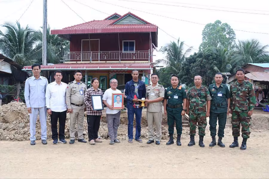 អ.ន.ក ខេត្តប៉ៃលិន នាំយកថវិកាបេឡាមរណសង្គ្រោះជូនគ្រួសារសពអតីតយុទ្ធជនមួយគ្រួសារ