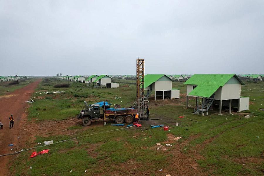 ឯកឧត្តម ឆាយ ឬទ្ធីសែន អញ្ជើញចុះពិនិត្យការស្ថាបនាផ្លូវ និងជីកអណ្តូងទឹក ជូនអតីតយុទ្ធជន និងនិវត្តជន ក្នុងខេត្តបាត់ដំបង - Image 17